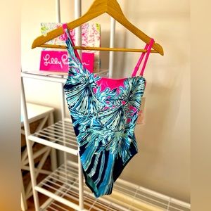 NWT Lilly Pulitzer Larue one piece swimsuit in Hooked On a Feeling pattern